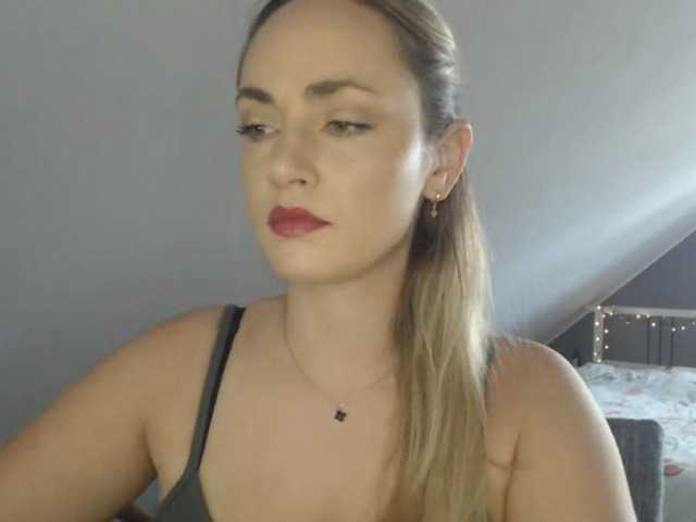 ScarlettXQueen live cam on BongaCams
