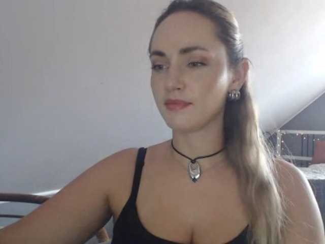 ScarlettXQueen live cam on BongaCams