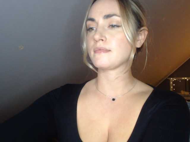 ScarlettXQueen live cam on BongaCams