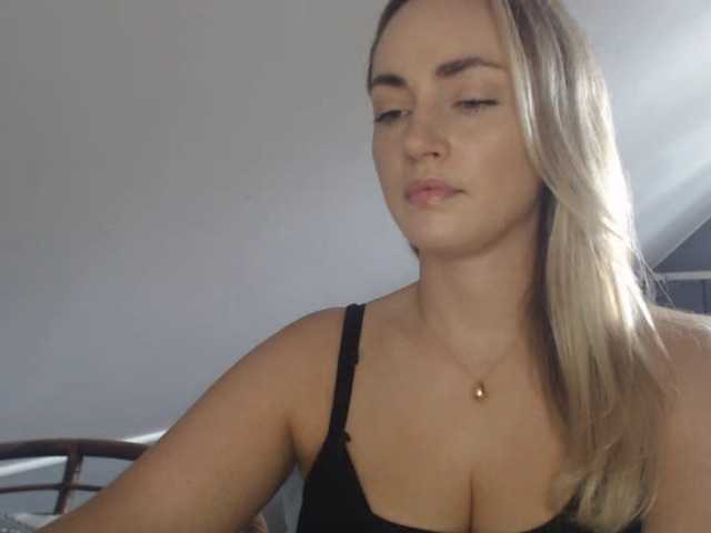ScarlettXQueen live cam on BongaCams