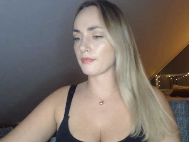 ScarlettXQueen live cam on BongaCams