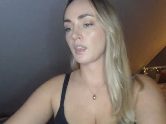 ScarlettXQueen live webcam show