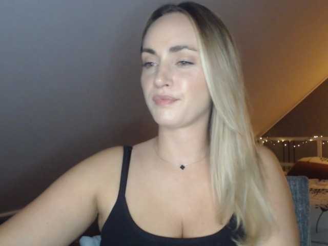 ScarlettXQueen live cam