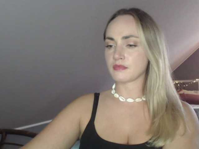 ScarlettXQueen live cam on BongaCams