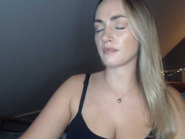 ScarlettXQueen live webcam show
