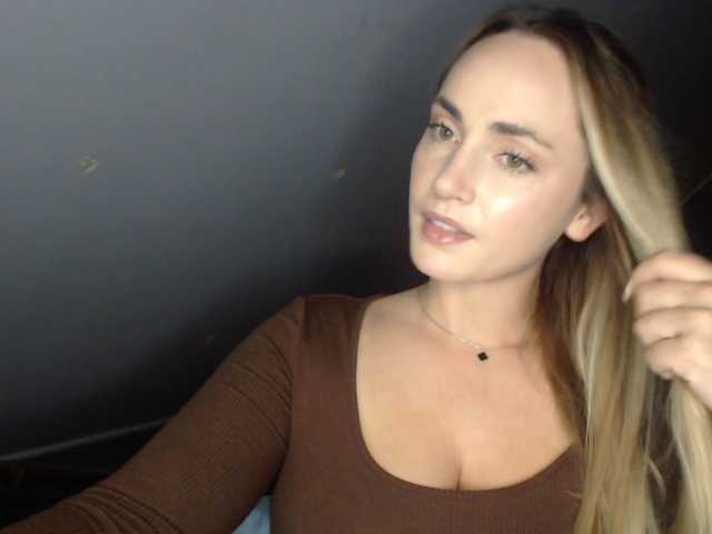 ScarlettXQueen live cam on BongaCams