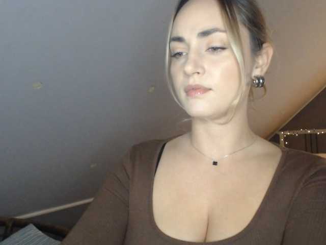 ScarlettXQueen live cam on BongaCams