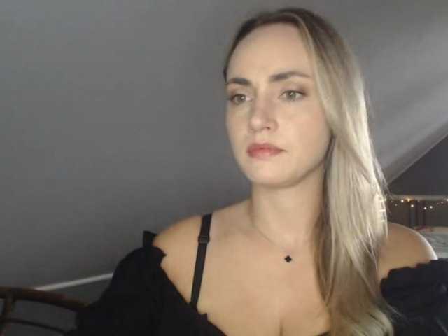 ScarlettXQueen live cam on BongaCams