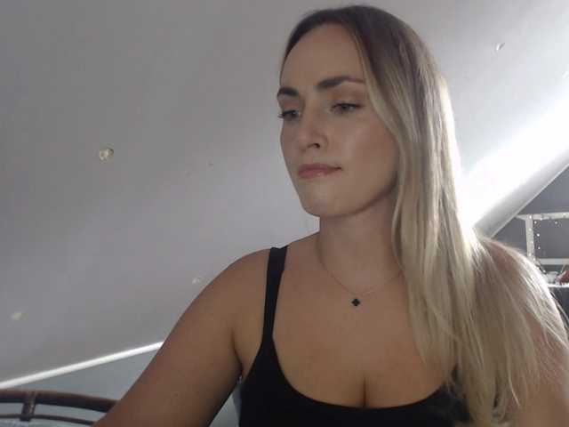 ScarlettXQueen live cam on BongaCams