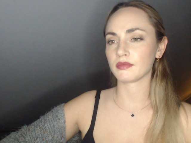 ScarlettXQueen live cam on BongaCams