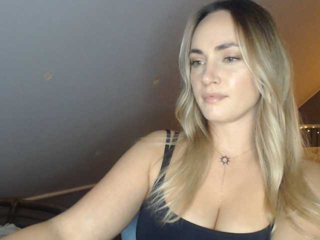 ScarlettXQueen live cam preview
