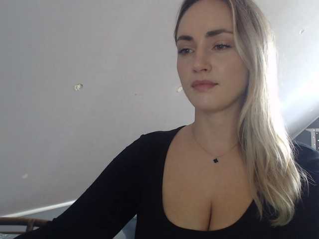 ScarlettXQueen live cam on BongaCams