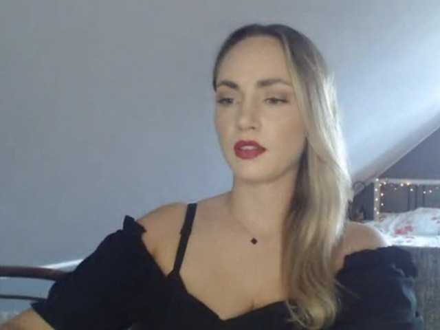 ScarlettXQueen live cam on BongaCams