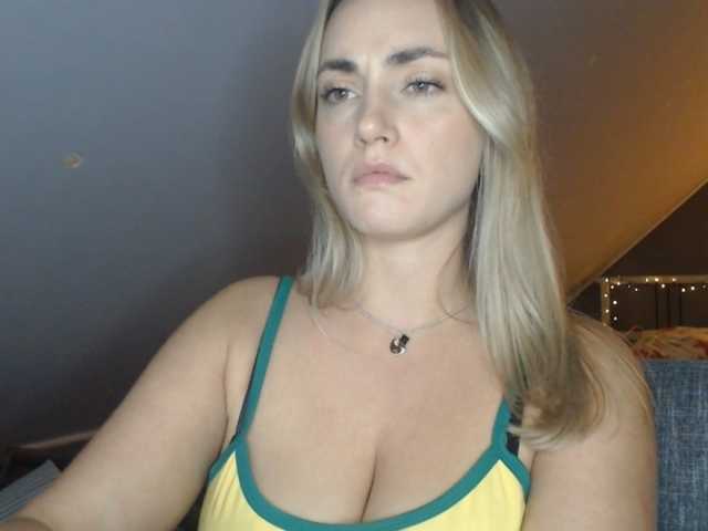 ScarlettXQueen live cam on BongaCams