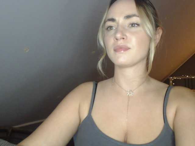 ScarlettXQueen live cam on BongaCams