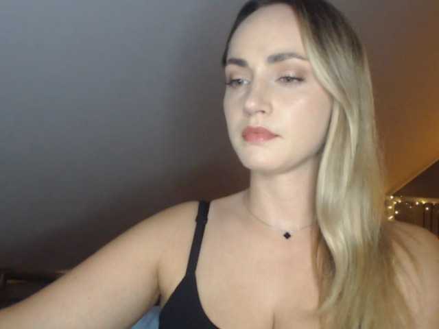 ScarlettXQueen live cam on BongaCams