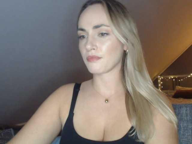 ScarlettXQueen live cam on BongaCams