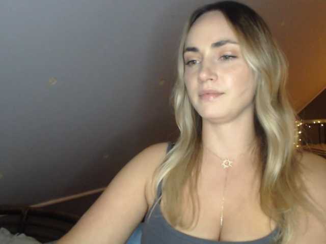 ScarlettXQueen live cam on BongaCams