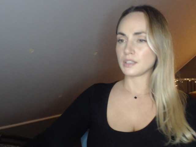 ScarlettXQueen live cam on BongaCams