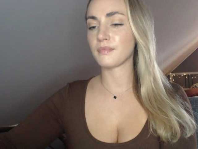ScarlettXQueen live cam on BongaCams