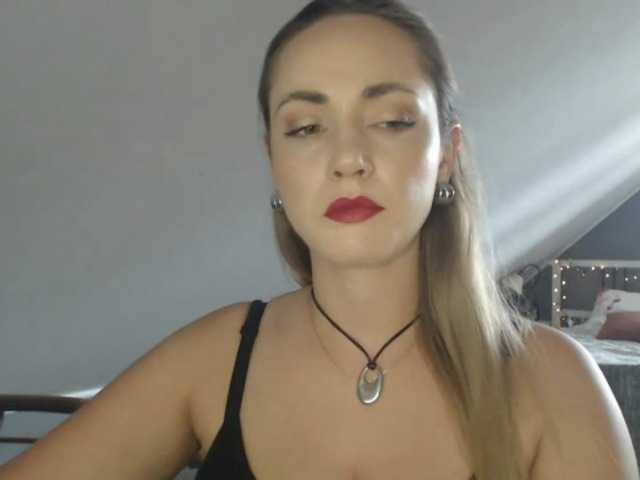 ScarlettXQueen live cam on BongaCams