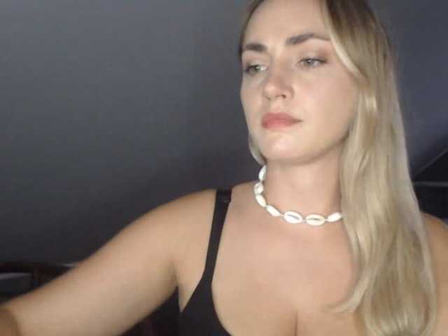 ScarlettXQueen live cam on BongaCams