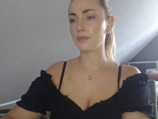 ScarlettXQueen live cam on BongaCams