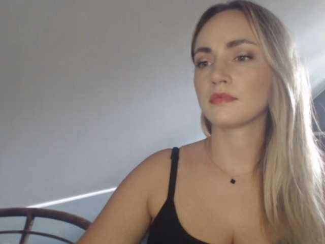 ScarlettXQueen live cam on BongaCams