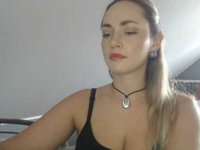 ScarlettXQueen live cam on BongaCams