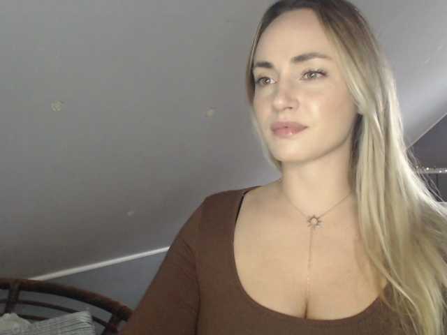 ScarlettXQueen live cam on BongaCams