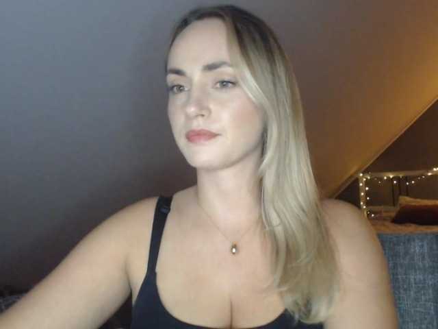 ScarlettXQueen live cam on BongaCams