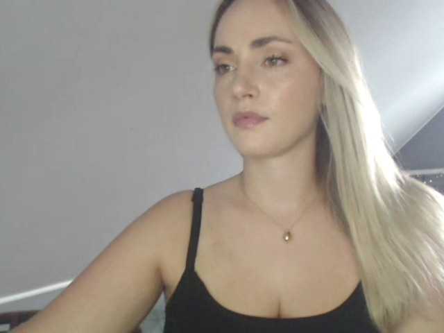 ScarlettXQueen live cam on BongaCams