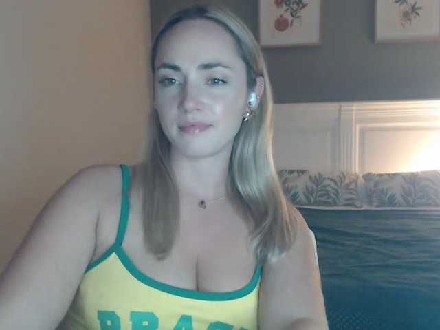 ScarlettXQueen live cam on BongaCams