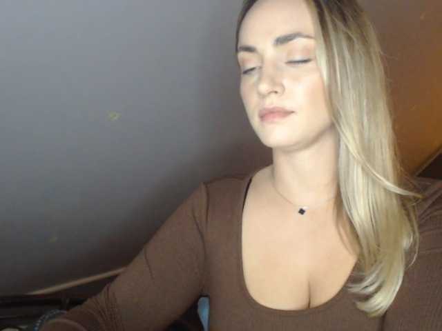 ScarlettXQueen live cam on BongaCams