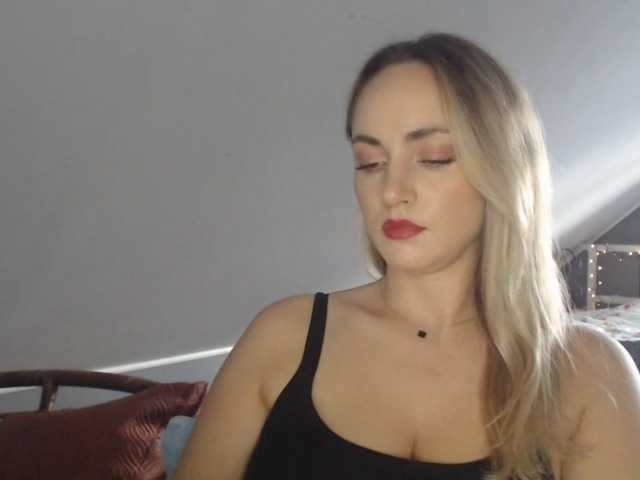 ScarlettXQueen live cam on BongaCams