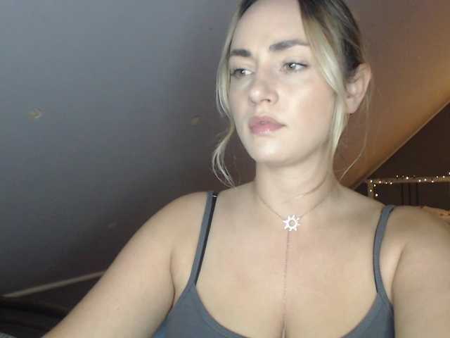 ScarlettXQueen live cam on BongaCams