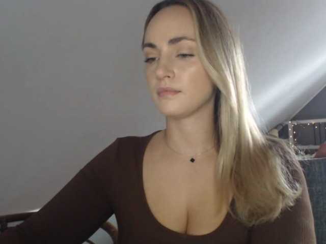 ScarlettXQueen live cam on BongaCams