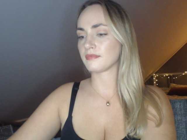 ScarlettXQueen live cam on BongaCams