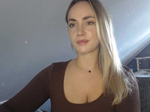 ScarlettXQueen live cam on BongaCams