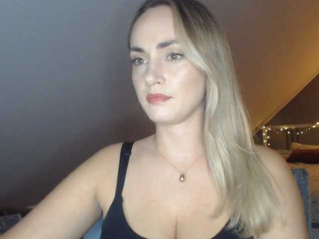 ScarlettXQueen live cam on BongaCams