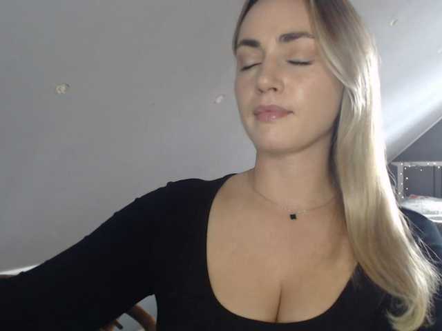 ScarlettXQueen live cam preview