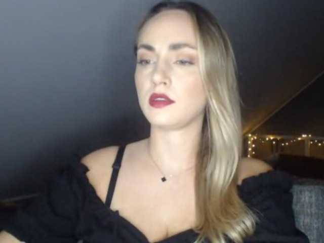ScarlettXQueen live cam on BongaCams