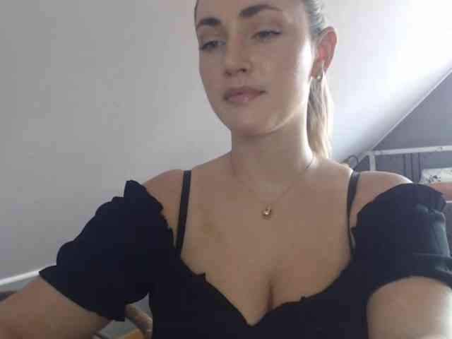 ScarlettXQueen webcam