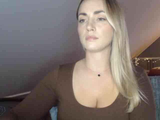 Model: ScarlettXQueen