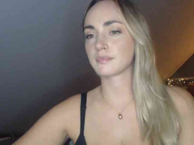 ScarlettXQueen webcam