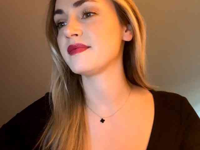 Model: ScarlettXQueen