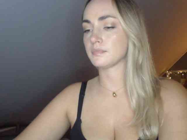 ScarlettXQueen webcam