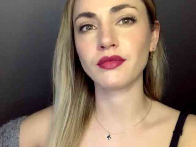 ScarlettXQueen webcam