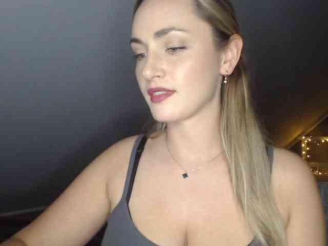 ScarlettXQueen webcam