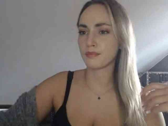ScarlettXQueen webcam